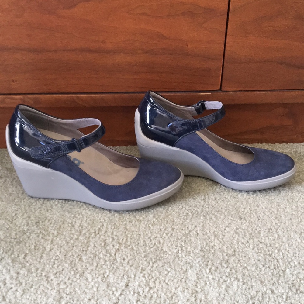 Tsubo wedge heels